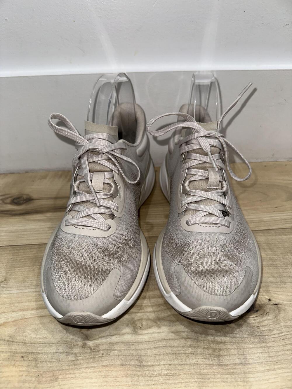 Lululemon Chargefeel Workout Low 2 Shoes Womens Size 7 Beige Knit Mesh Running